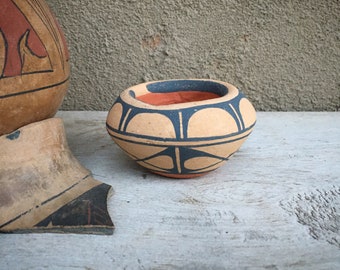 Small Pottery Olla Pot Vase Figurine from New Mexico, Native American Indian Pueblo Arts Crafts
