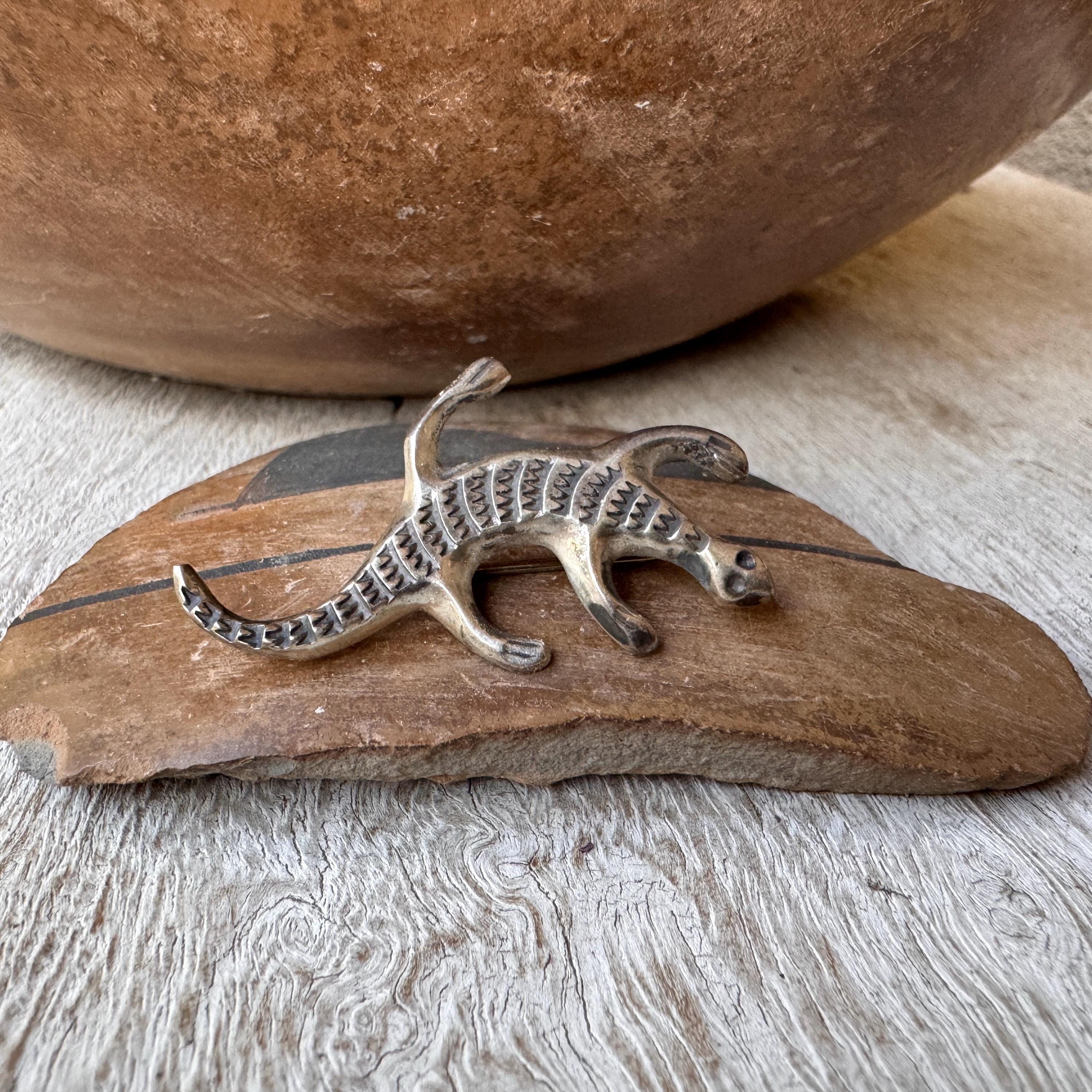 One Of The Best Ever Lizard Vintage Native American Navajo Sterling Silver Necklace One Of The Best Ever Lizard Vintage Native American Navajo Sterling Silver Necklace