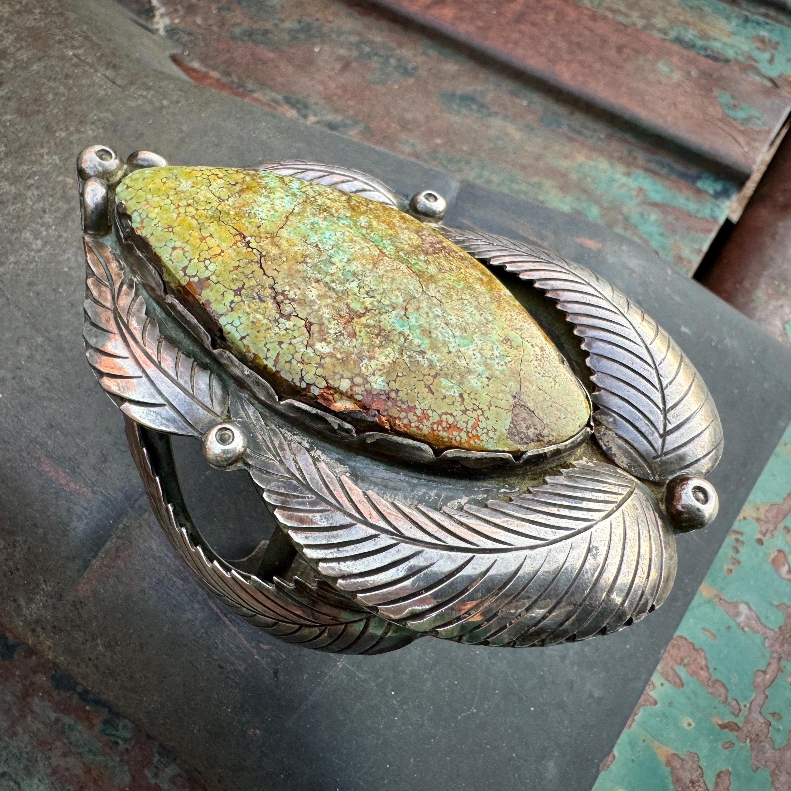 Detailed Huge Vintage Native American Navajo Green Turquoise Sterling Silver Leaf Bracelet Detailed Huge Vintage Native American Navajo Green Turquoise Sterling Silver Leaf Bracelet