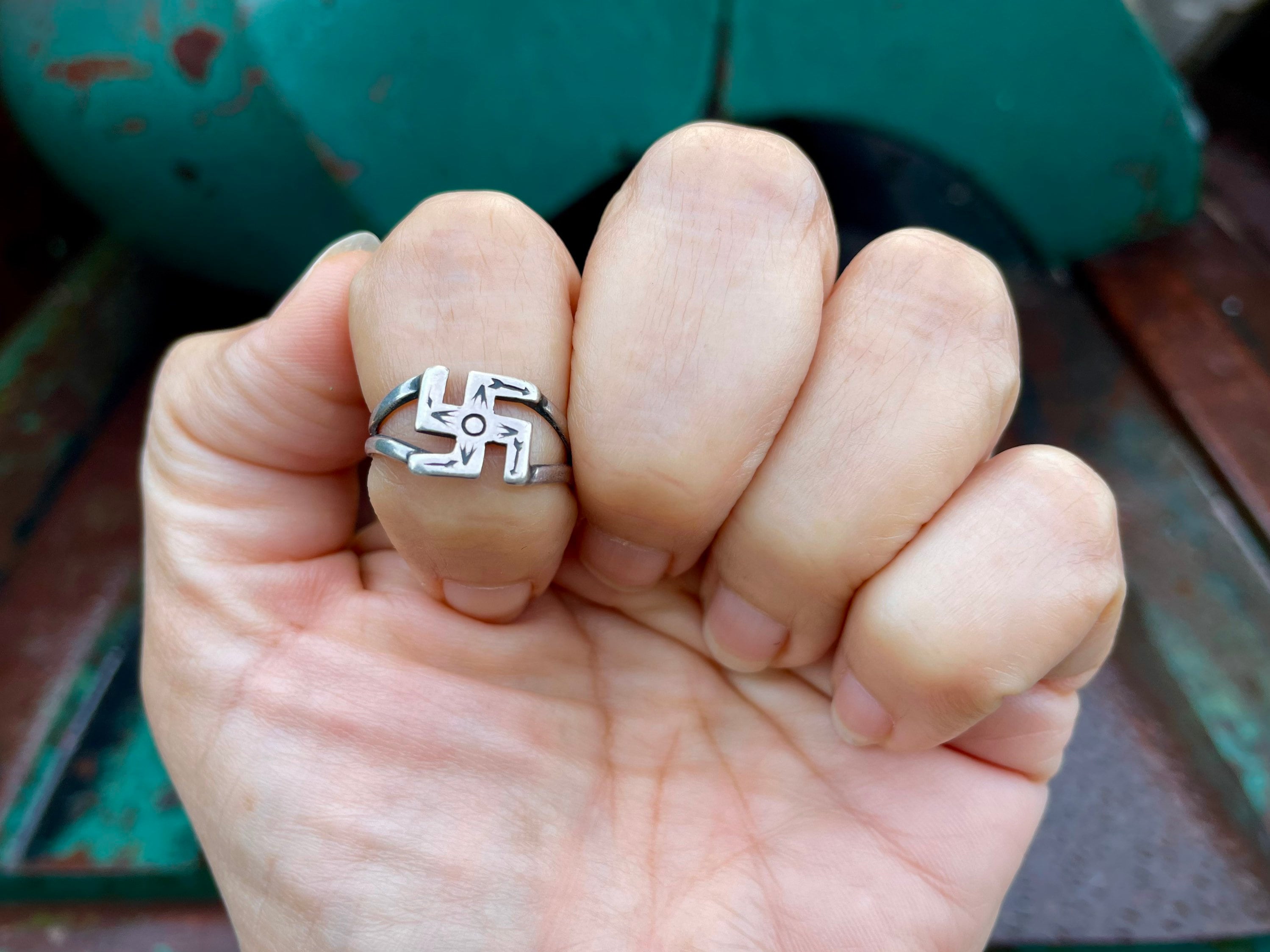 Small Fred Harvey Era Silver Whirling Log Ring Size 6.75