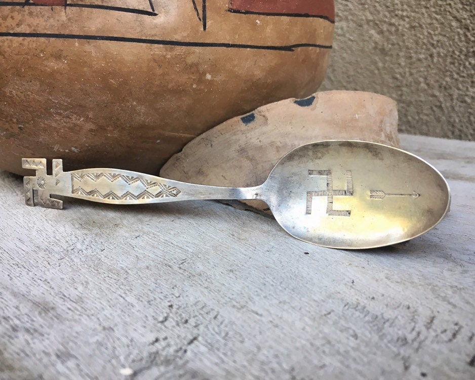 Early 1900's Vintage Native American Navajo Sterling Silver Whirling Log Bracelet Early 1900's Vintage Native American Navajo Sterling Silver Whirling Log Bracelet