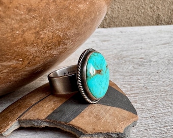 Navajo James Livingston Round Turquoise Ring Approx Size 9.75, Minimalist Southwestern