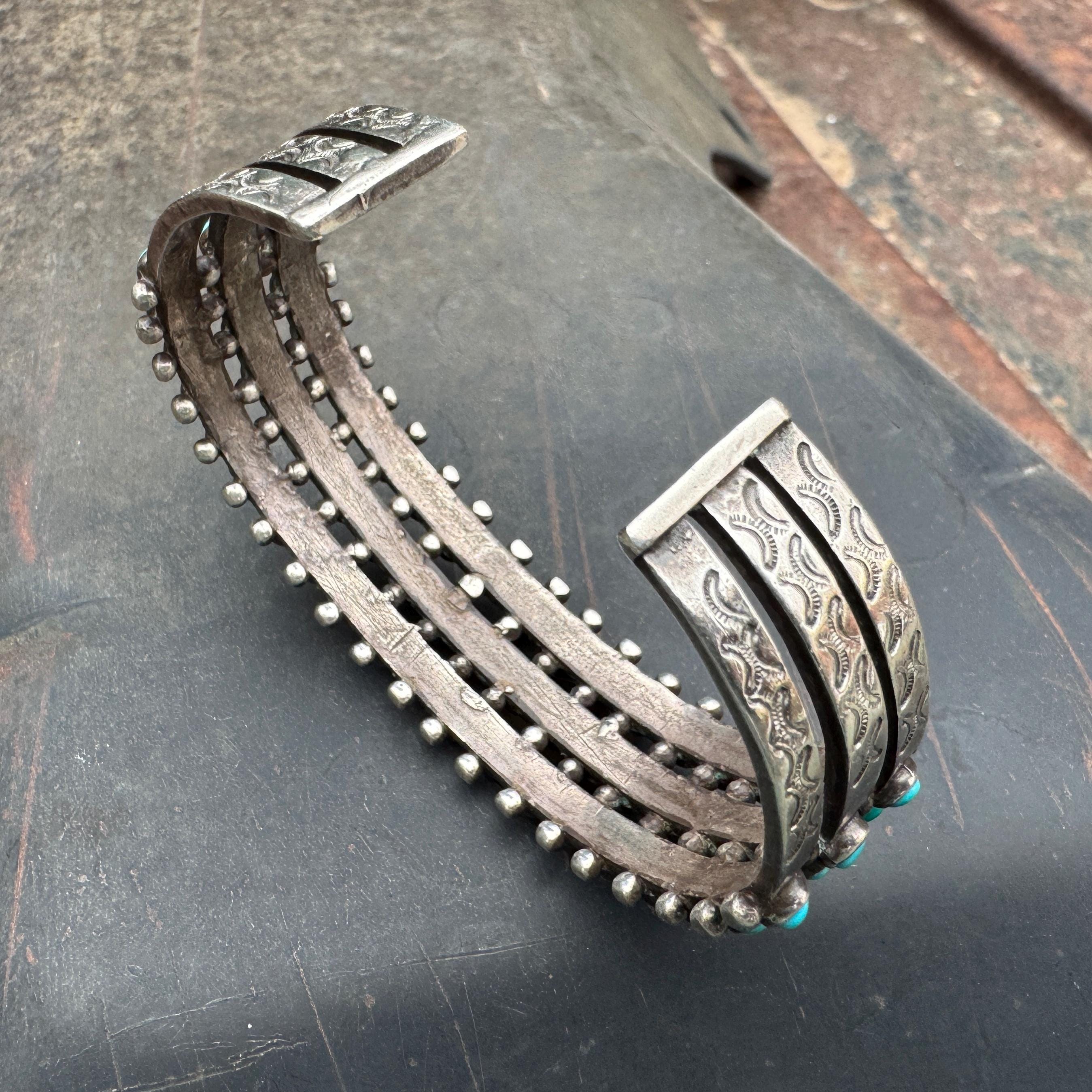 Vintage Zuni Turquoise Snake Eye Row Bracelet Approx Size Vintage Zuni Turquoise Snake Eye Row Bracelet Approx Size