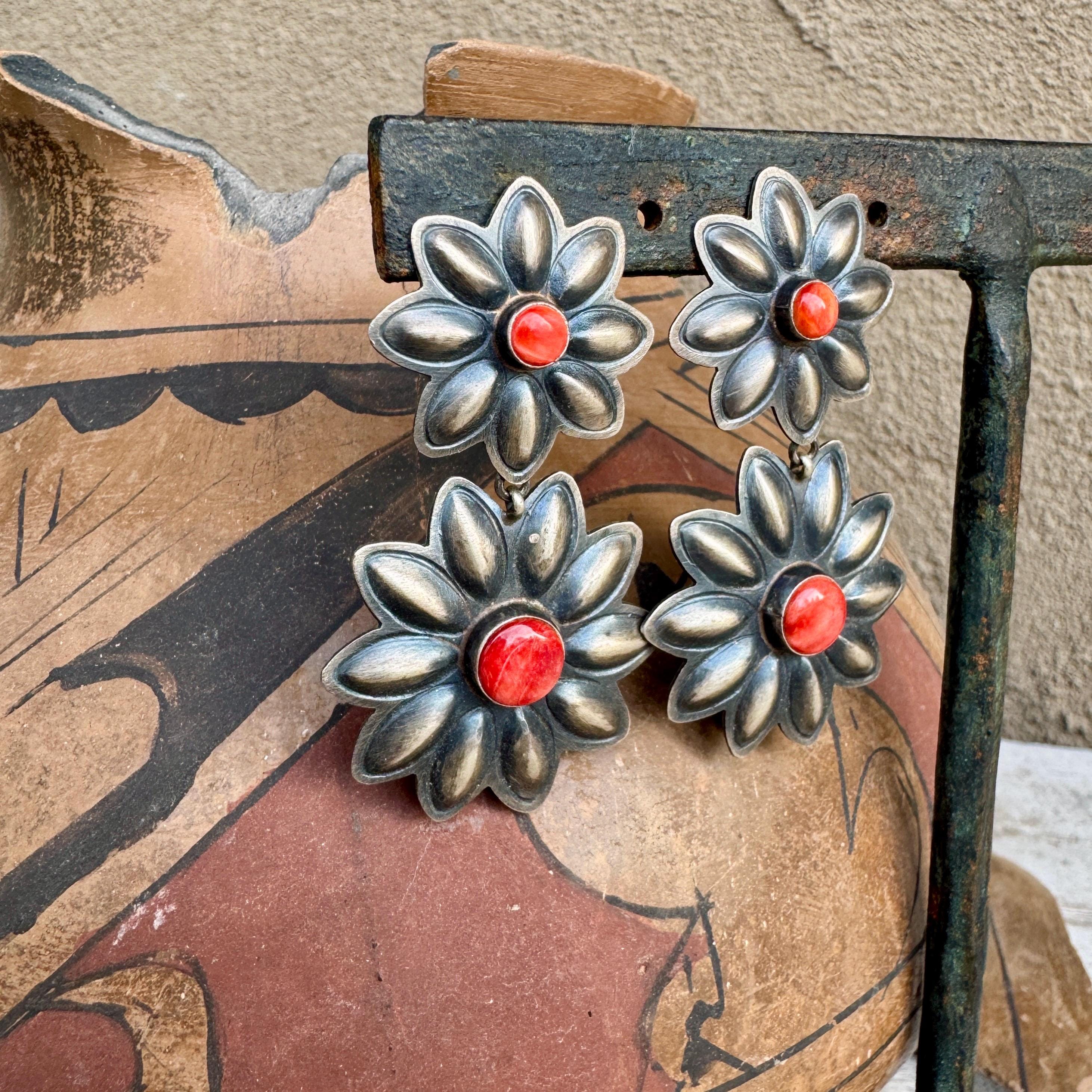 Marvelous Native American Navajo Sterling Silver Spiny Oyster Dangle Earrings Marvelous Native American Navajo Sterling Silver Spiny Oyster Dangle Earrings