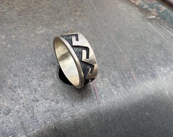 Vintage Hopi Elsie Gashwarza Sterling Silver Overlay Band Approx Size 9