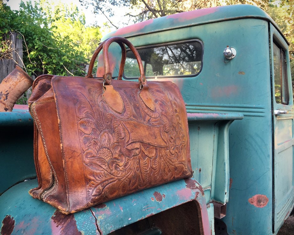 Super Distressed 1940s Mexican Tooled Leather Western Doctor Bag, Vintage Apothecary  Bag, Medical Bag, Physician Carrying Case, Cowboy Prop