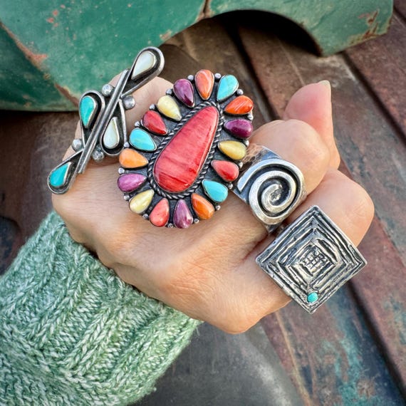 Large Signed Cluster Ring Size 7, Spiny Oyster Tu… - image 7