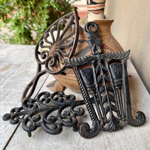 Three Vintage Cast Iron Trivets Metal Hotplates, Country Farmhouse Kitchen Primitive Decor