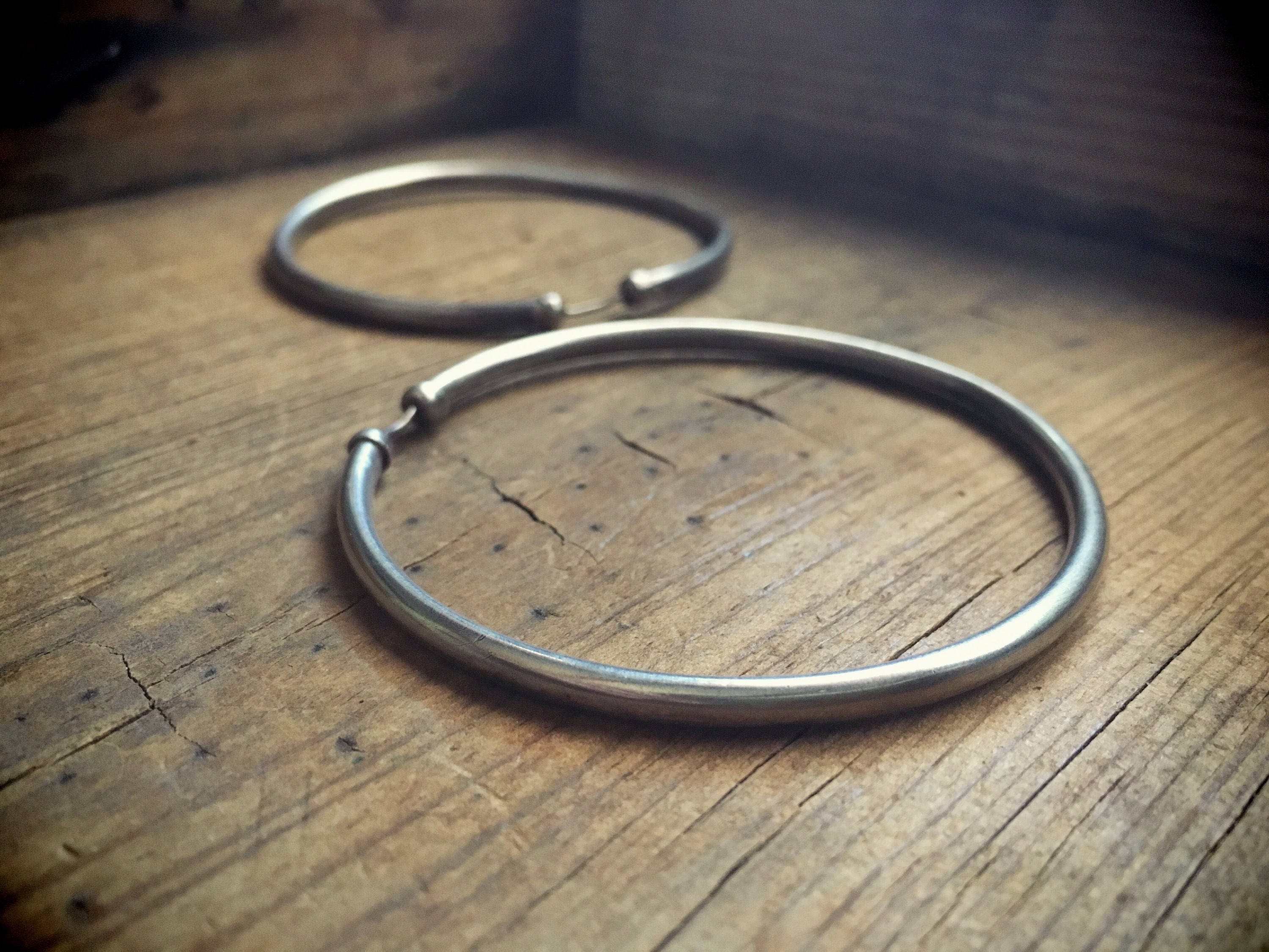 Vintage 21/4 diameter silver hoop earrings large mod 70s style big