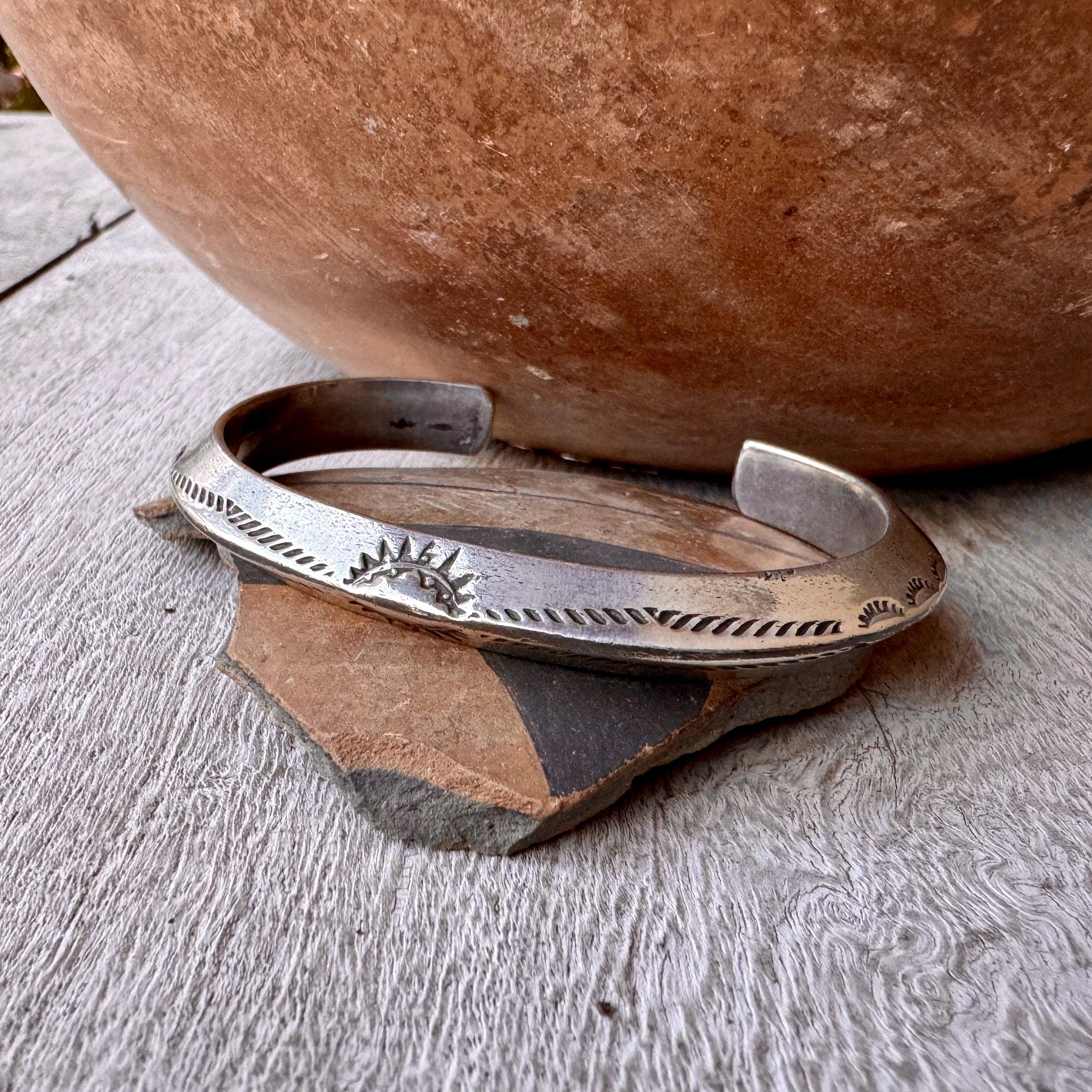 Detailed Hand Tooled Vintage Native American Navajo Copper Bracelet Cuff Detailed Hand Tooled Vintage Native American Navajo Copper Bracelet Cuff