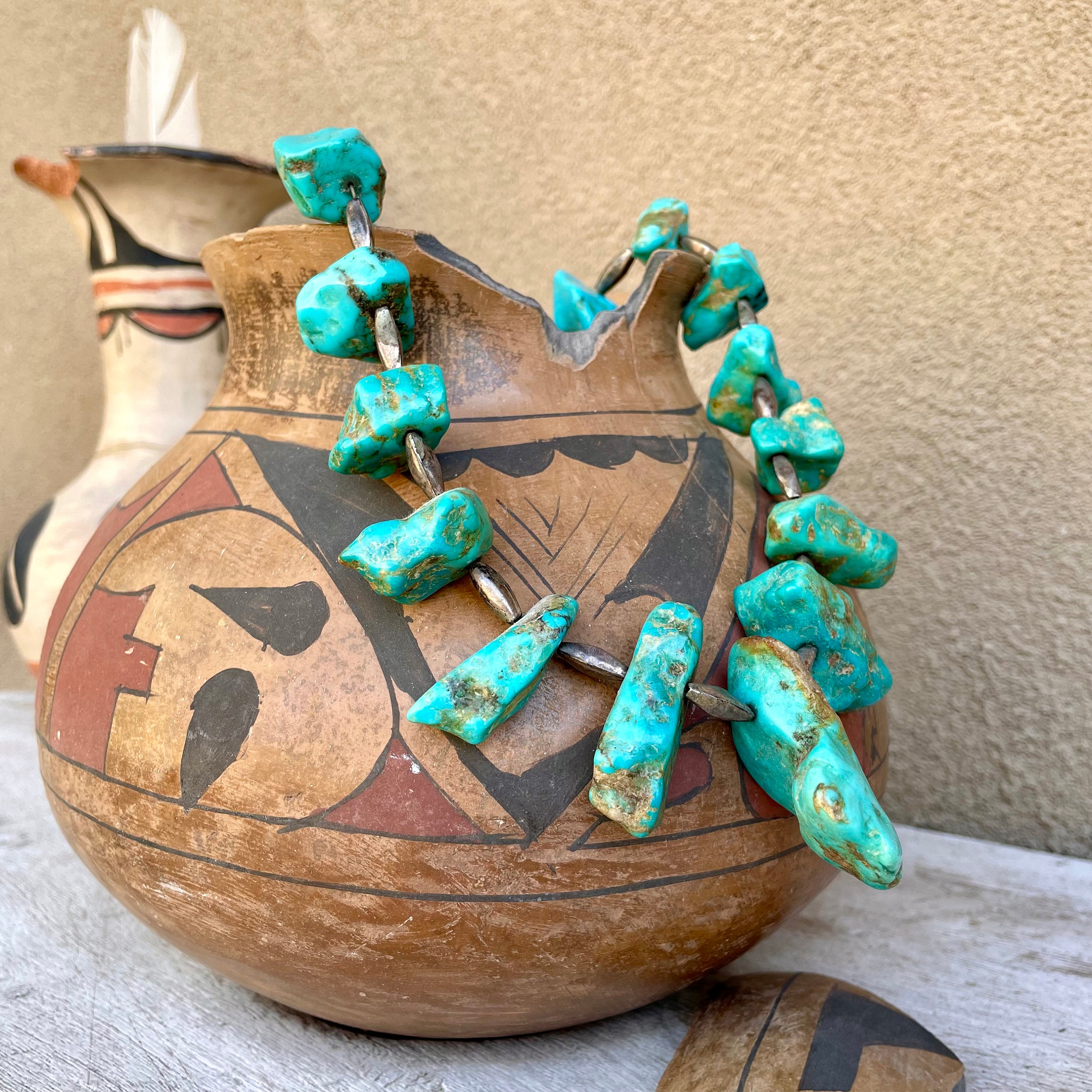 Marvelous Vintage Native American Navajo Graduating Turquoise Nugget Sterling Silver Necklace Marvelous Vintage Native American Navajo Graduating Turquoise Nugget Sterling Silver Necklace