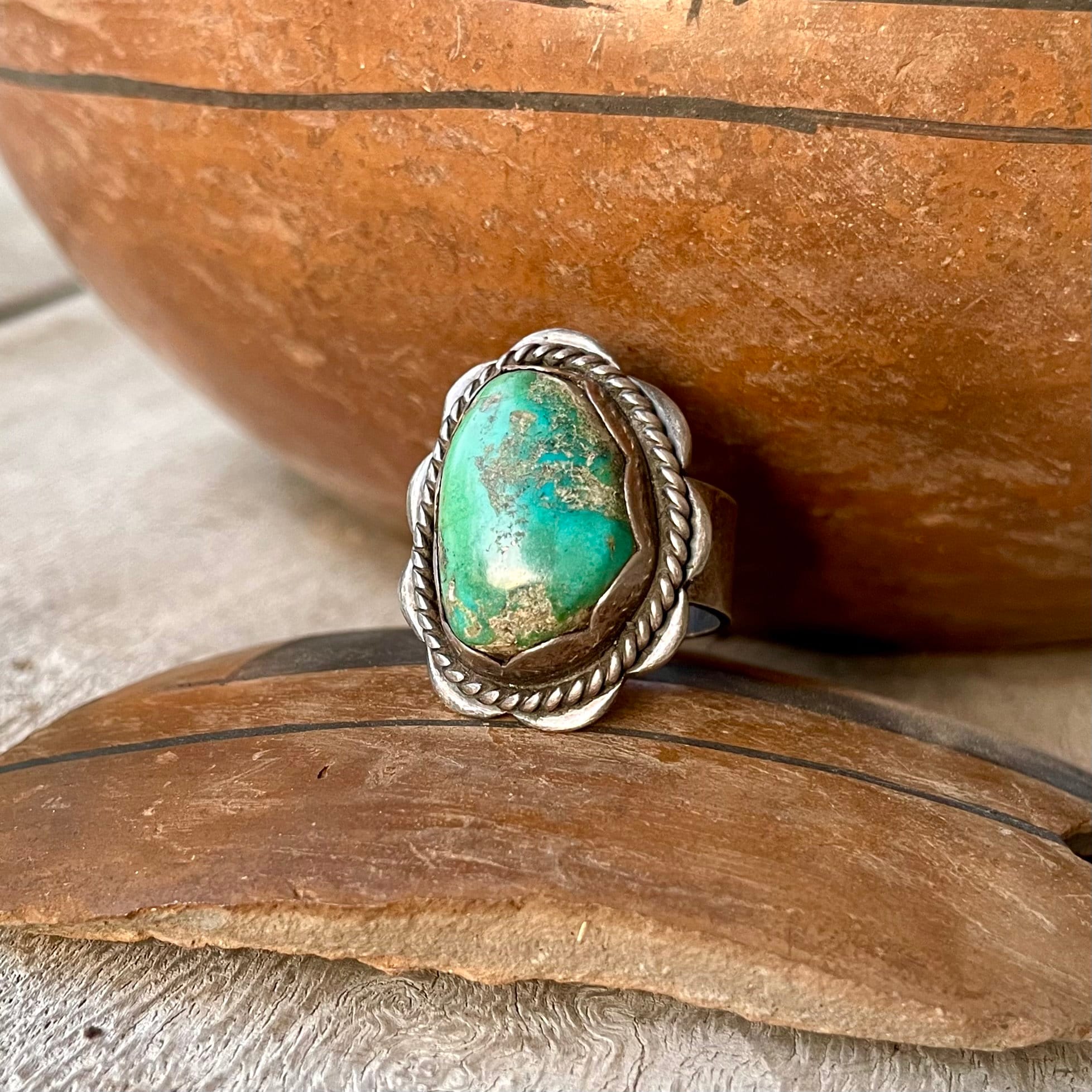 Gorgeous Vintage Native American Hopi Green Turquoise Sterling Silver Ring Gorgeous Vintage Native American Hopi Green Turquoise Sterling Silver Ring