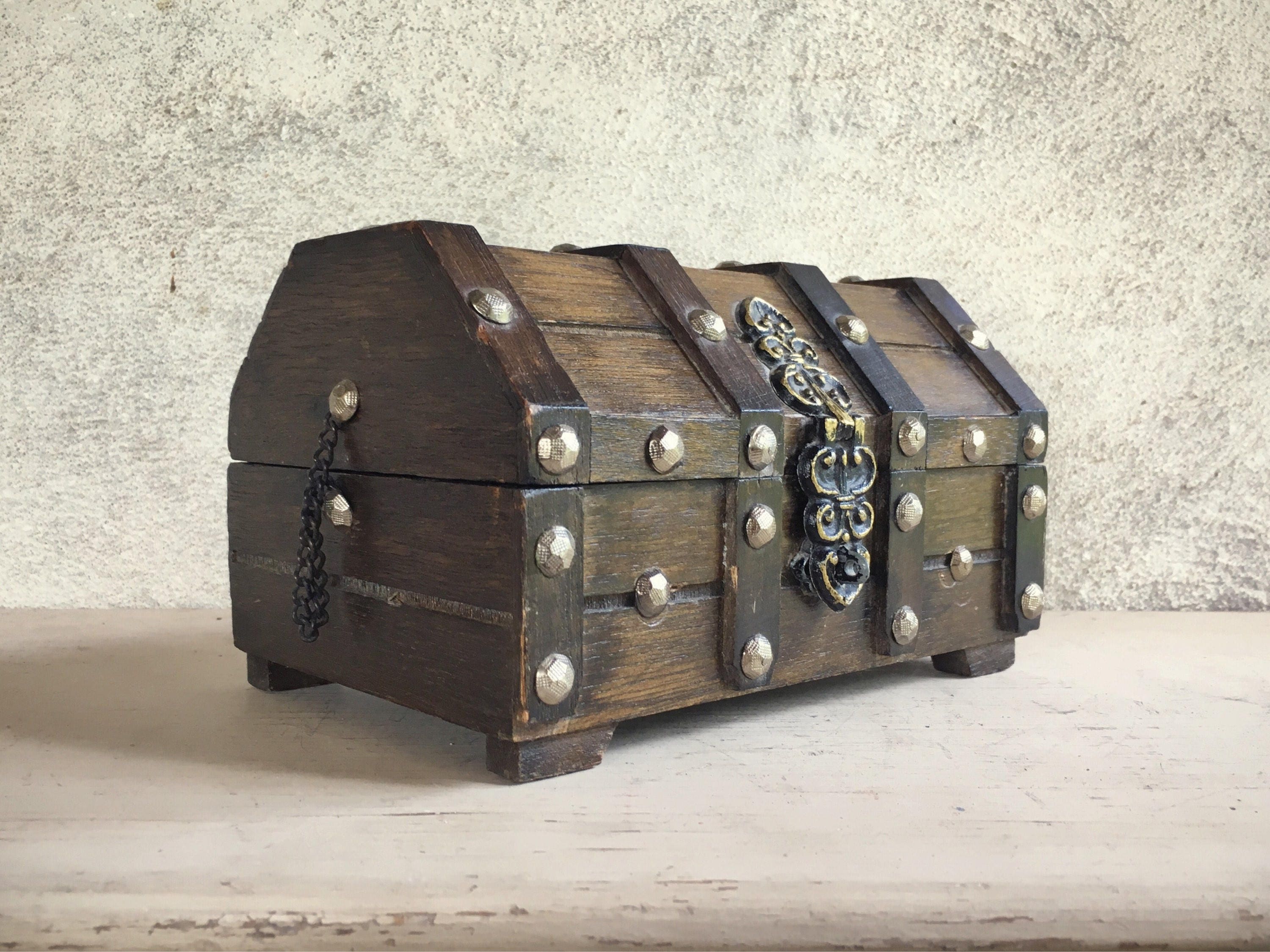 Vintage treasure chest Men's jewelry box red velvet interior humpback