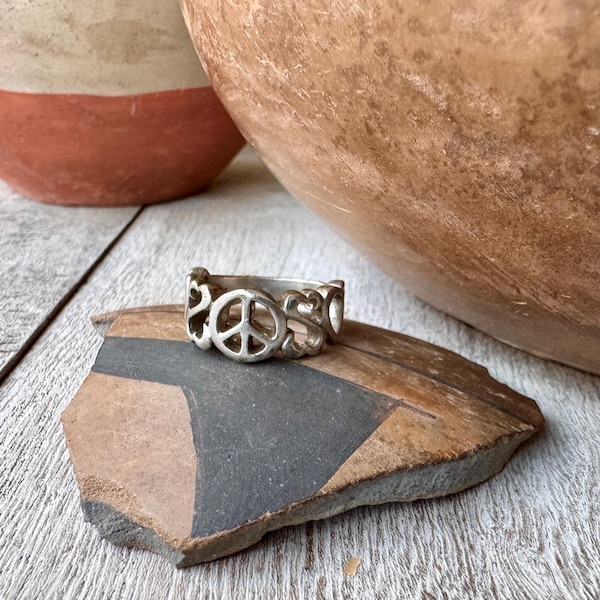 Vintage 925 Sterling Silver Peace Sign Band Size 6.5, Hearts Ring