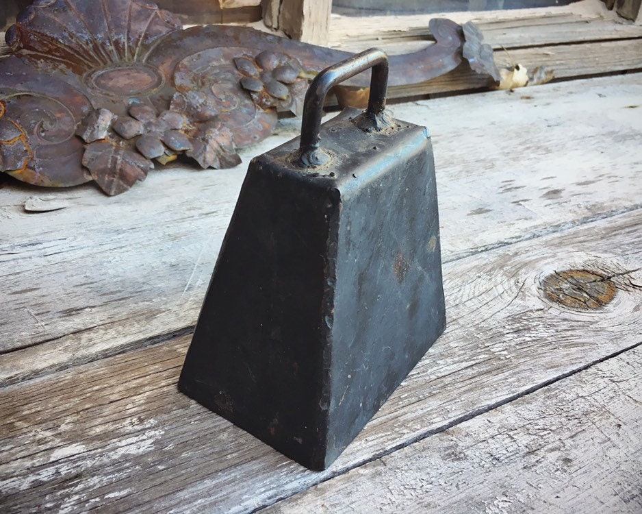 Vintage Large Cow Bell Barn Salvage Industrial Decor, Farmhouse Decor