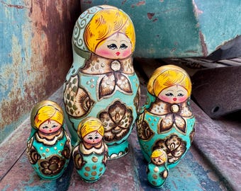 Vintage Nesting Dolls 5-Piece Hand-Painted Signed 2001, Matryoshka Babushka Folk Art