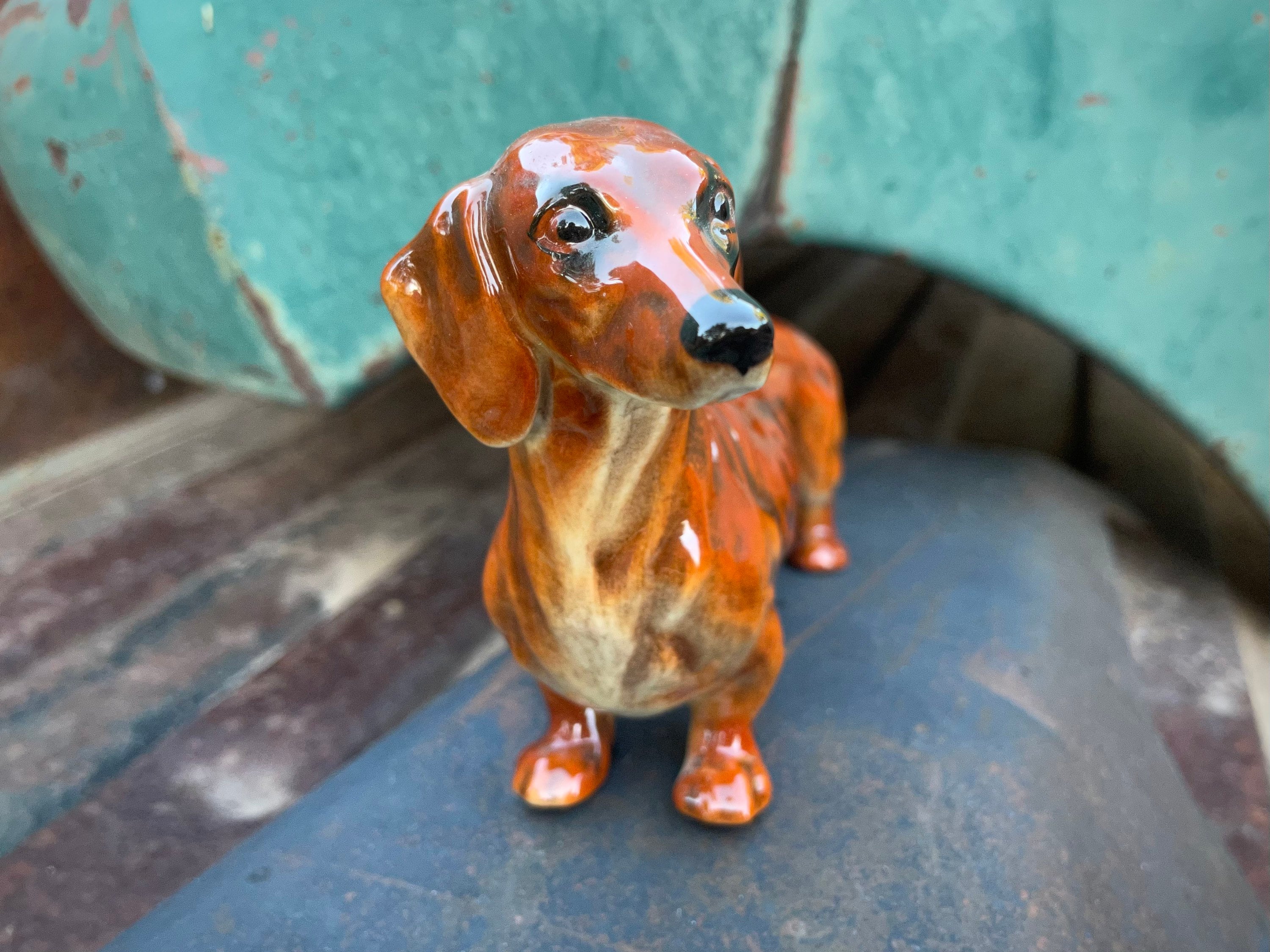 Goebel dachshund clearance figurine