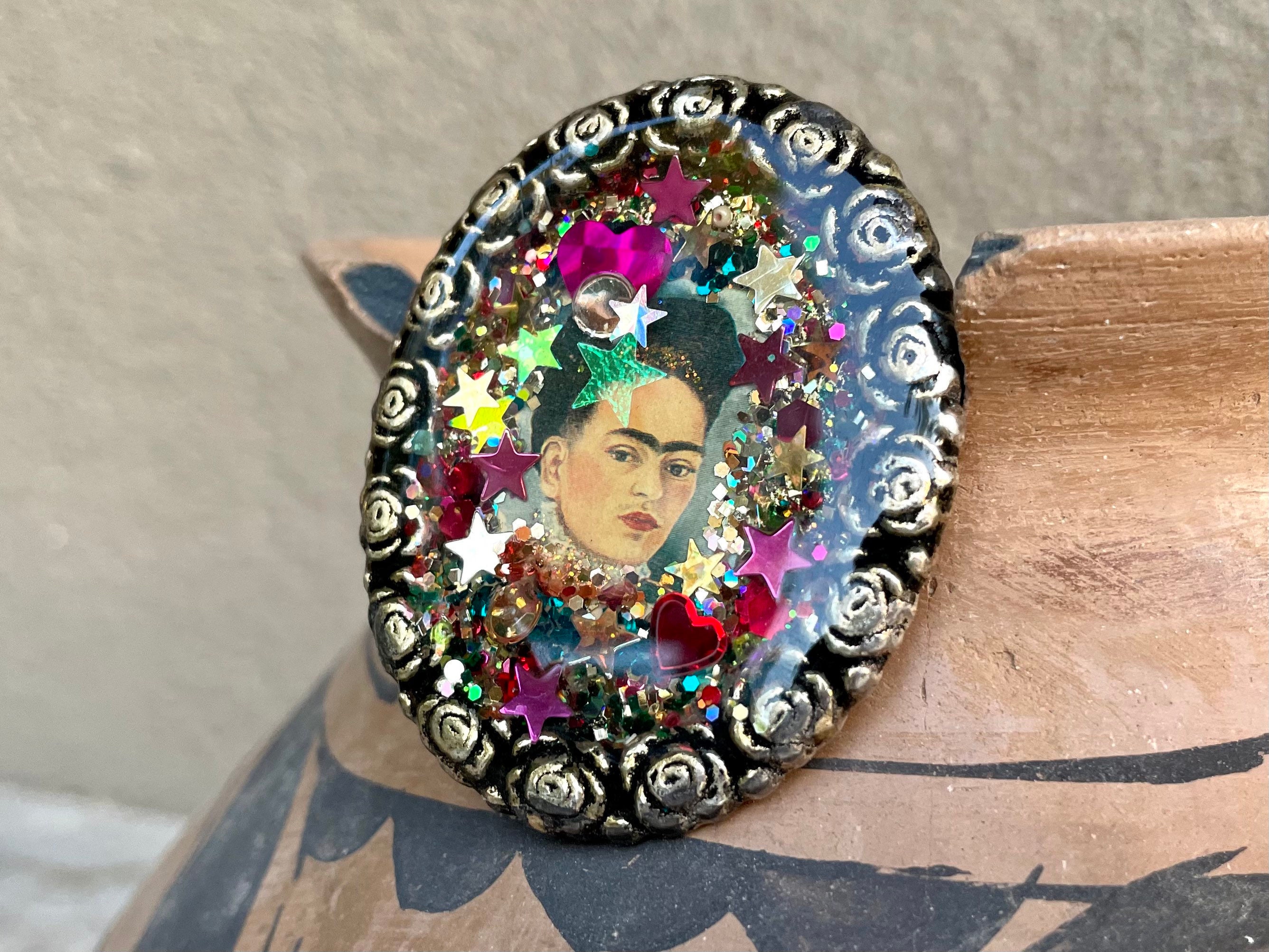 Vintage Upcycled 1950s Brooch Pin with Resin Covered Image of Frida ...