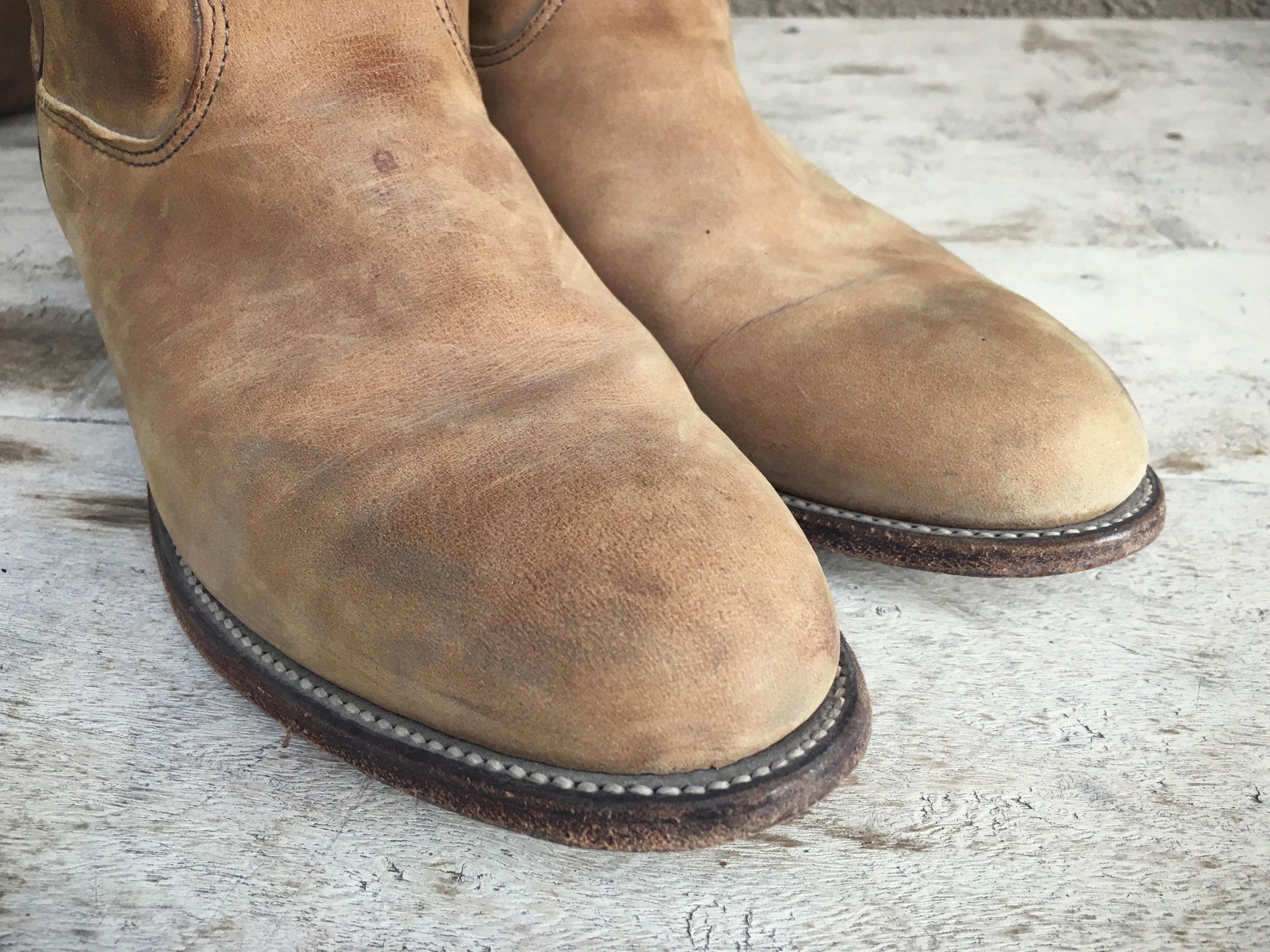 Vintage cowboy boots Women's size 9 B distressed leather Justin Ropers