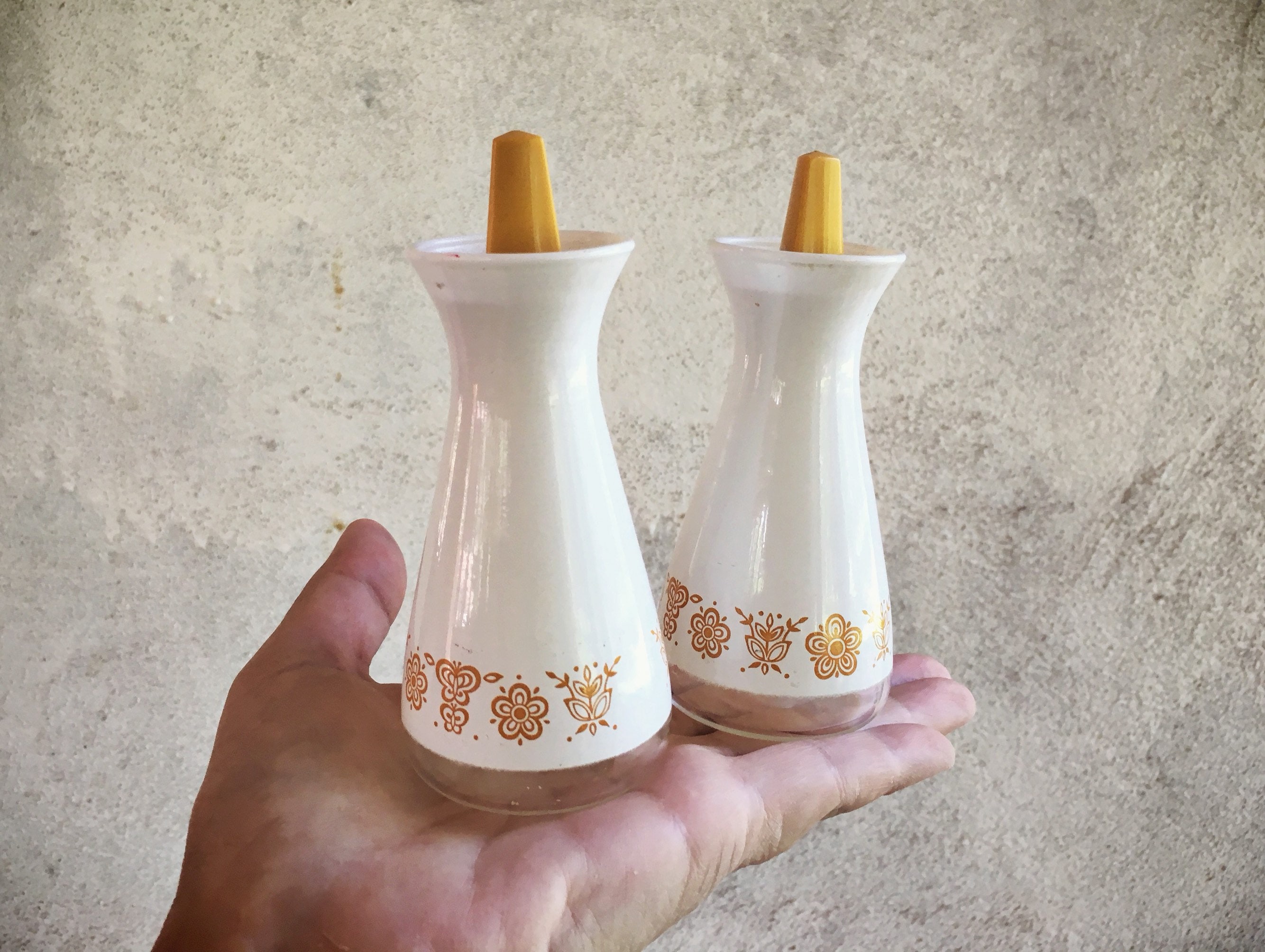 RETRO KIMMER'S BLOG: 11 COOL SALT AND PEPPER SHAKER SETS