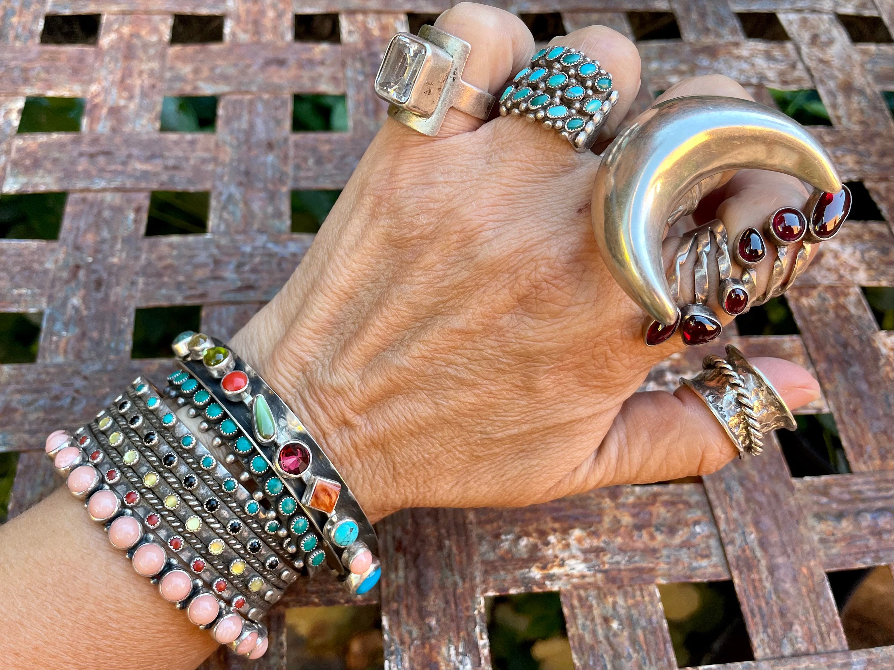 Vintage Fred Harvey Style Bangle (ナバホ族) Vintage Navajo Diné Fred Harvey Era Stamped Copper Cuff
