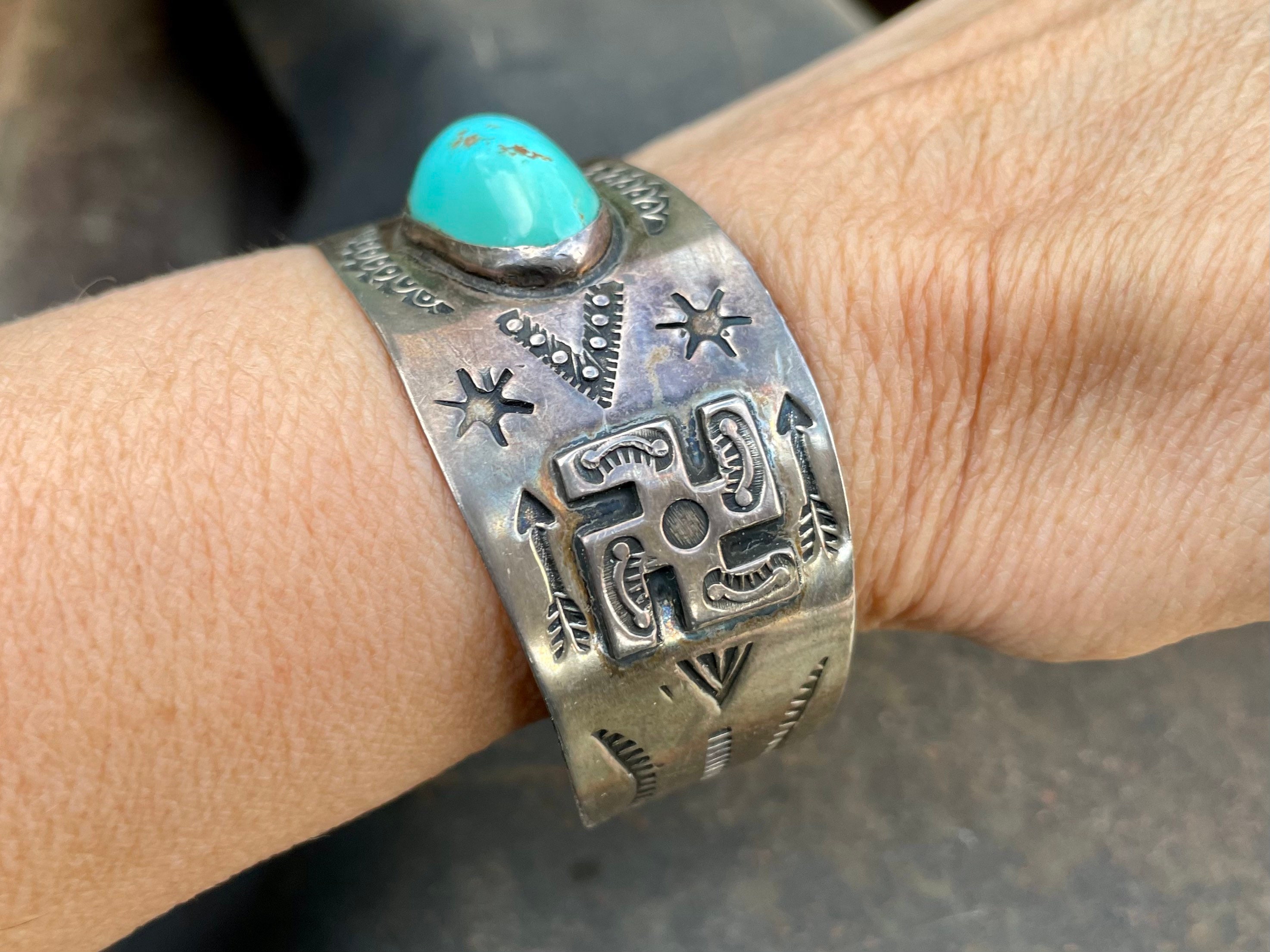 Important Whirling Logs Sterling Silver Native American Navajo Coral Bracelet Important Whirling Logs Sterling Silver Native American Navajo Coral Bracelet