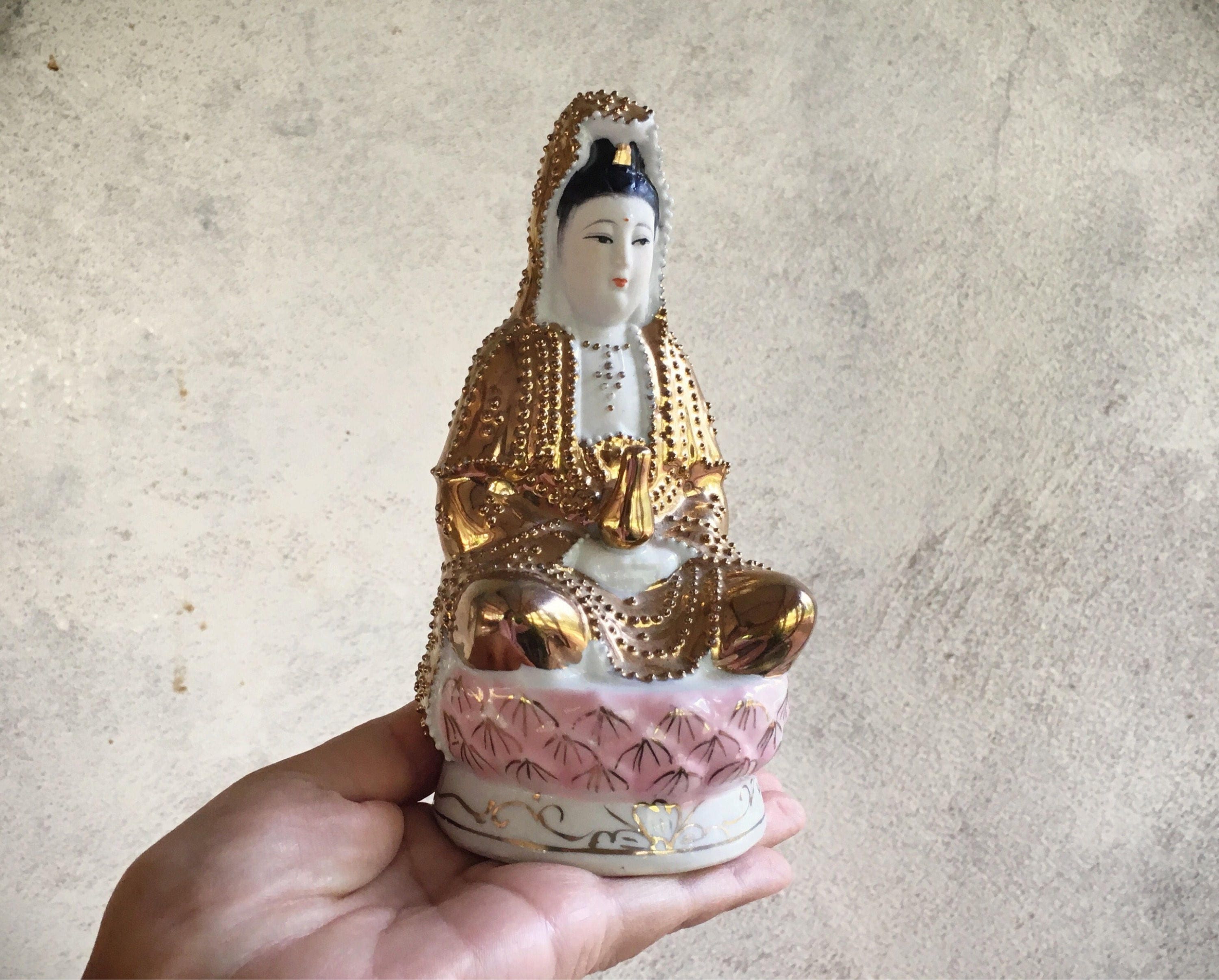 Kwan Yin statue female buddha hand painted porcelain figurine Quan Yin