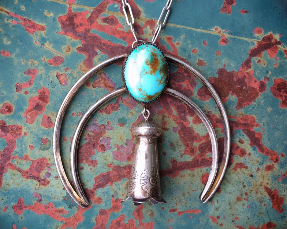 Naja pendant deals