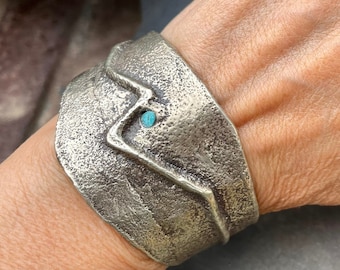 Vintage Tufa Cast Cuff Bracelet Size 6.25 Sterling Silver Lifeline Arrow & Turquoise Bead