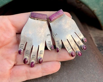 Federico Jimenez Sterling Silver Hand Shaped Earrings w/ Purple Spiny Oyster, Mexican Jewelry Women with Non-Pierced Ears, One of a Kind