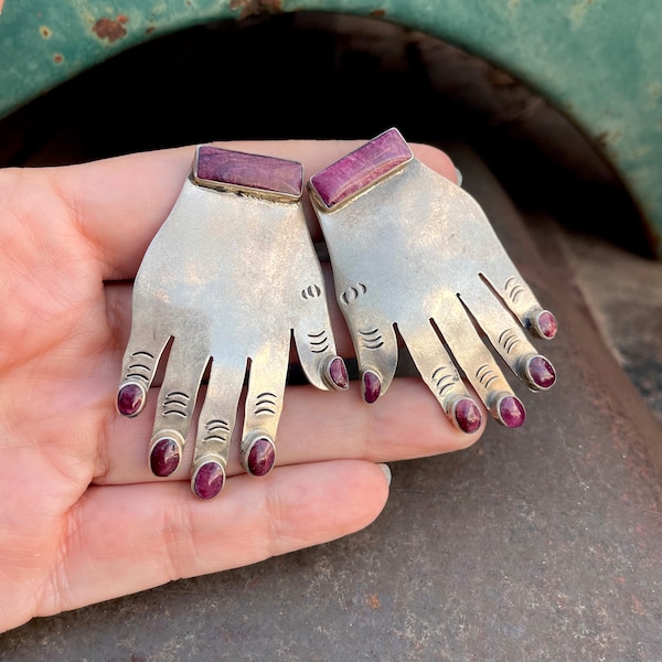 Federico Jimenez Sterling Silver Hand Shaped Earrings w/ Purple Spiny Oyster, Mexican Jewelry Women with Non-Pierced Ears, One of a Kind