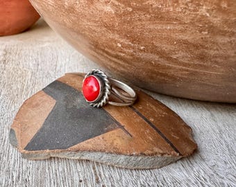 Dainty Sterling Silver Round Coral Ring Size 4.25, Vintage Native American Indian Jewelry