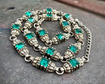 Vintage India Silver Tone Metal and Faceted Green Glass Link Necklace 16.5" Slightly Adj