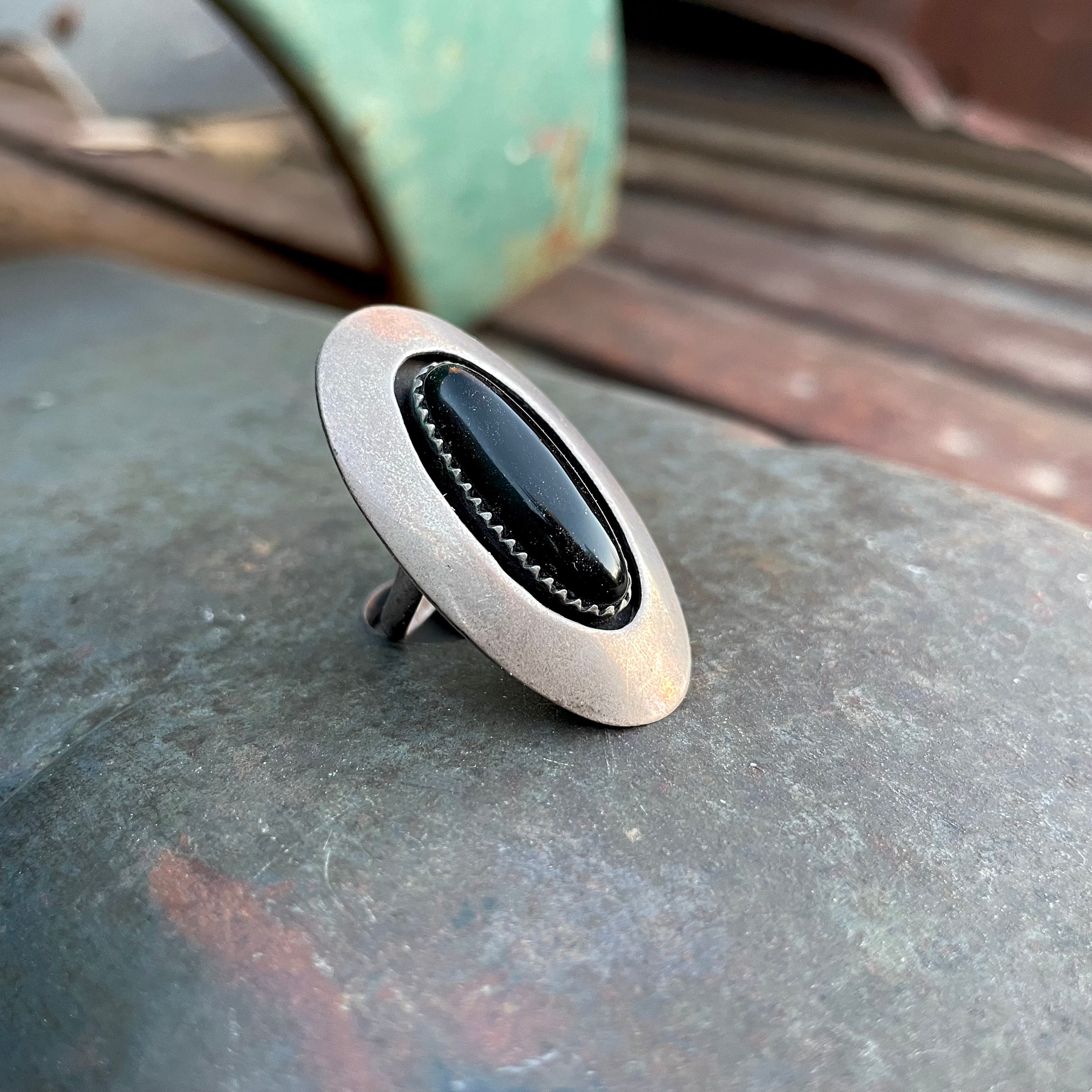 Huge Vintage Navajo Detailed Black Stone Sterling Silver Native American Ring Huge Vintage Navajo Detailed Black Stone Sterling Silver Native American Ring