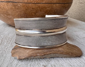 Vintage Wide Flared Tribal Sterling Silver Cuff Bracelet Approx Size 6.75