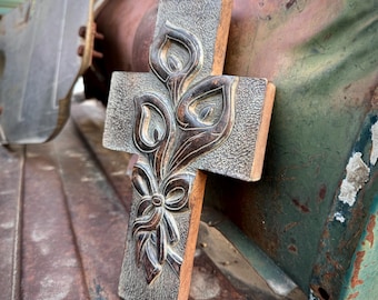 Vintage Resin Wall Cross w/ Iris Flower Design Approx 5.75" x 9", Cottage Decor, Religious Art