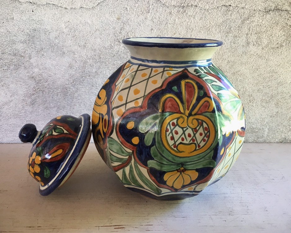 Talavera Pottery Ginger Jar Tibor Majolica Ceramics from Mexico, Lidded