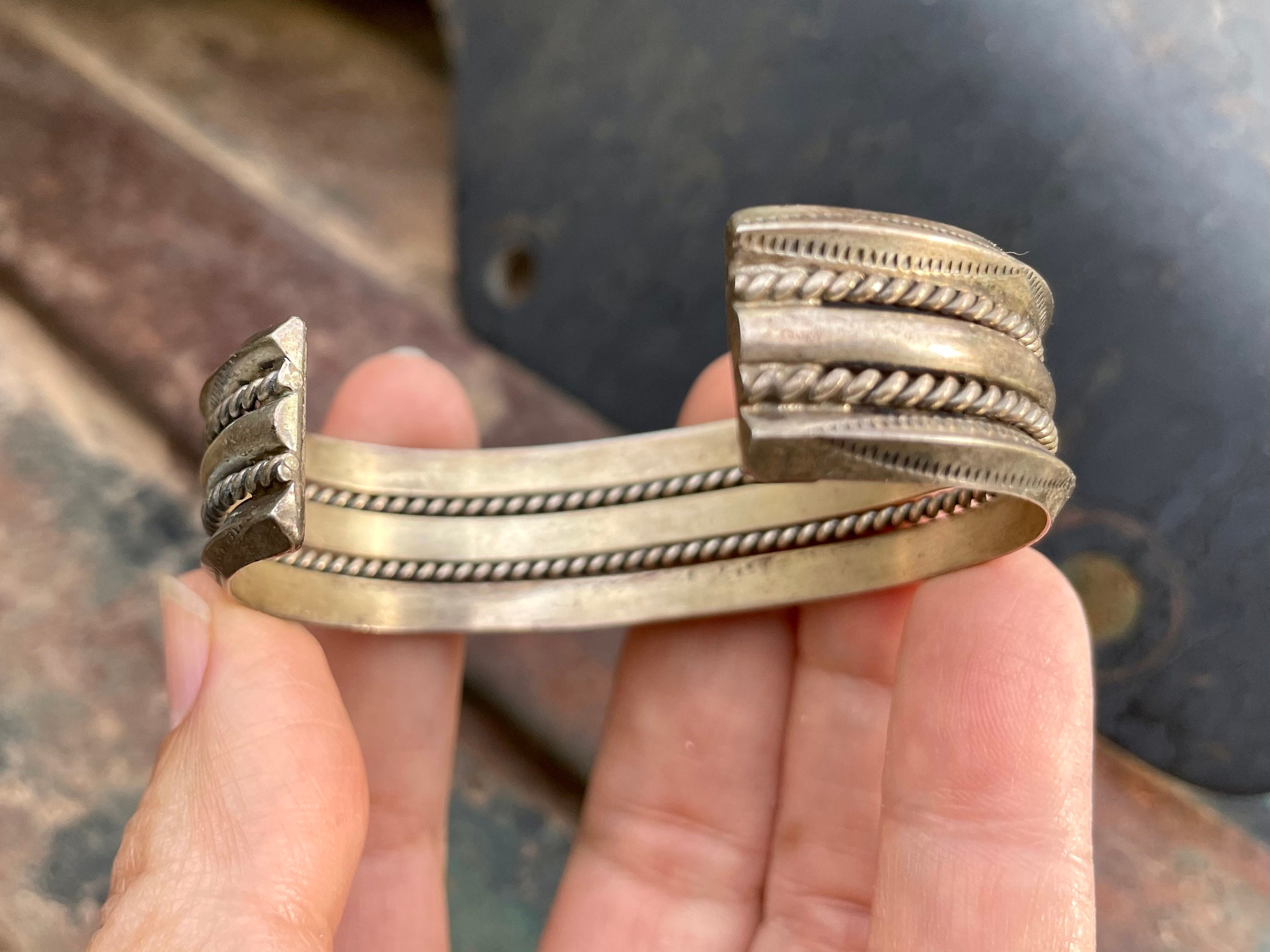 Half-Round WireCuff 1940～Vintage Navajo 33g Vintage Half Round Sterling Silver Cuff Bracelet by
