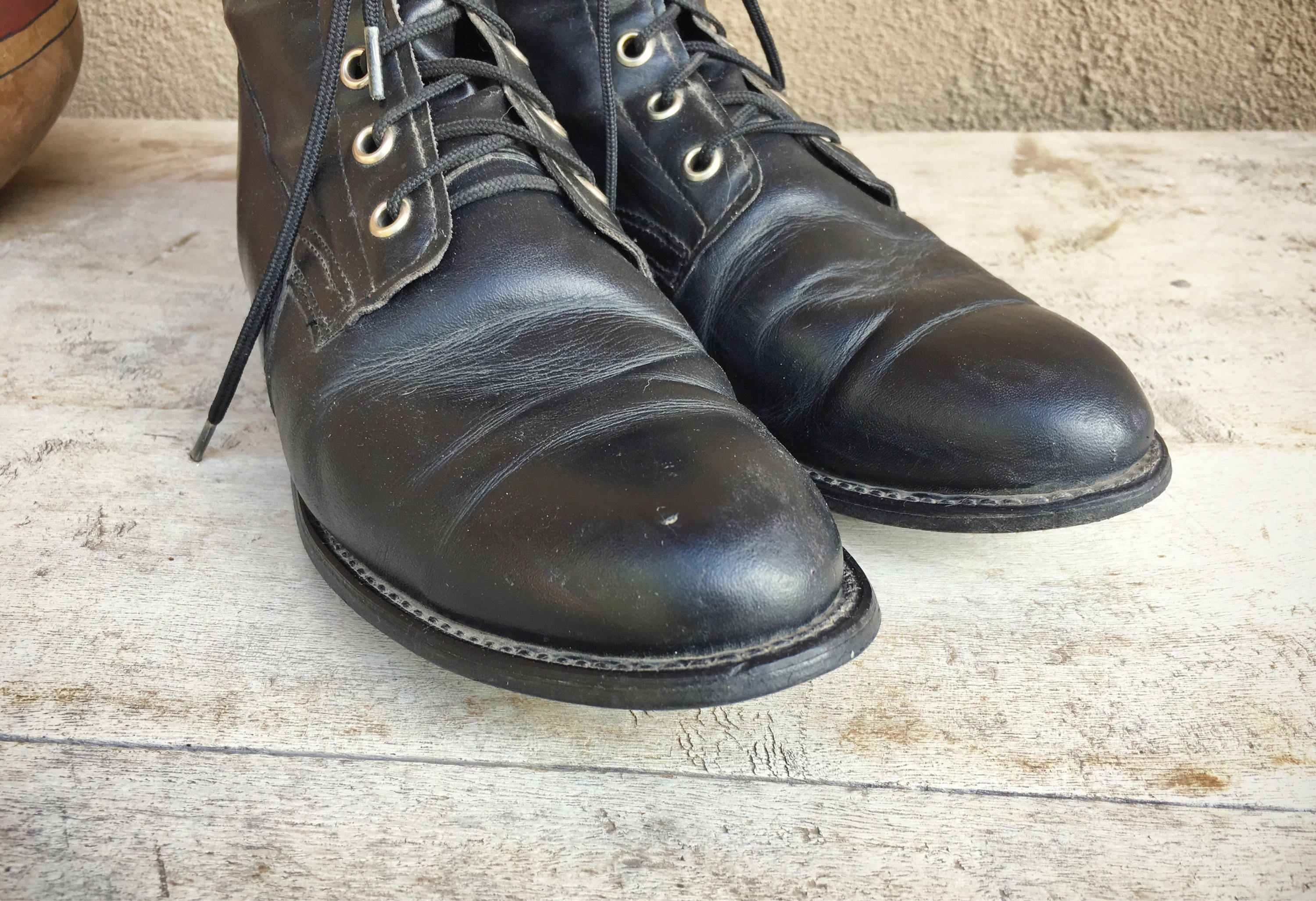 Vintage Women's Size 8.5 D (Wide) black leather lace up Packer boots by Roy Cooper