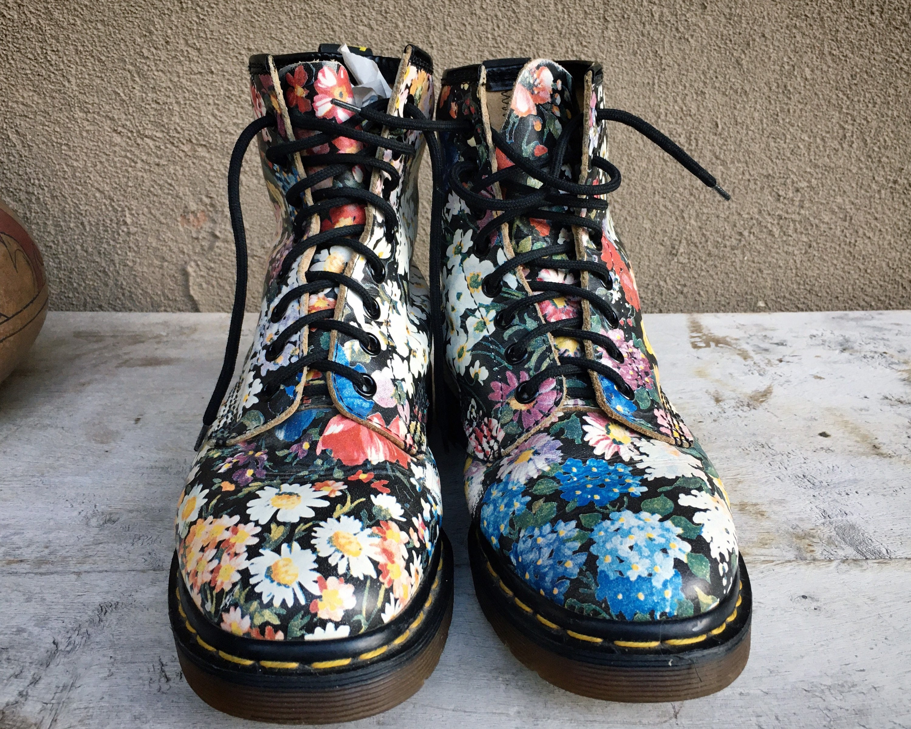 Floral dr martens 2025 size 5
