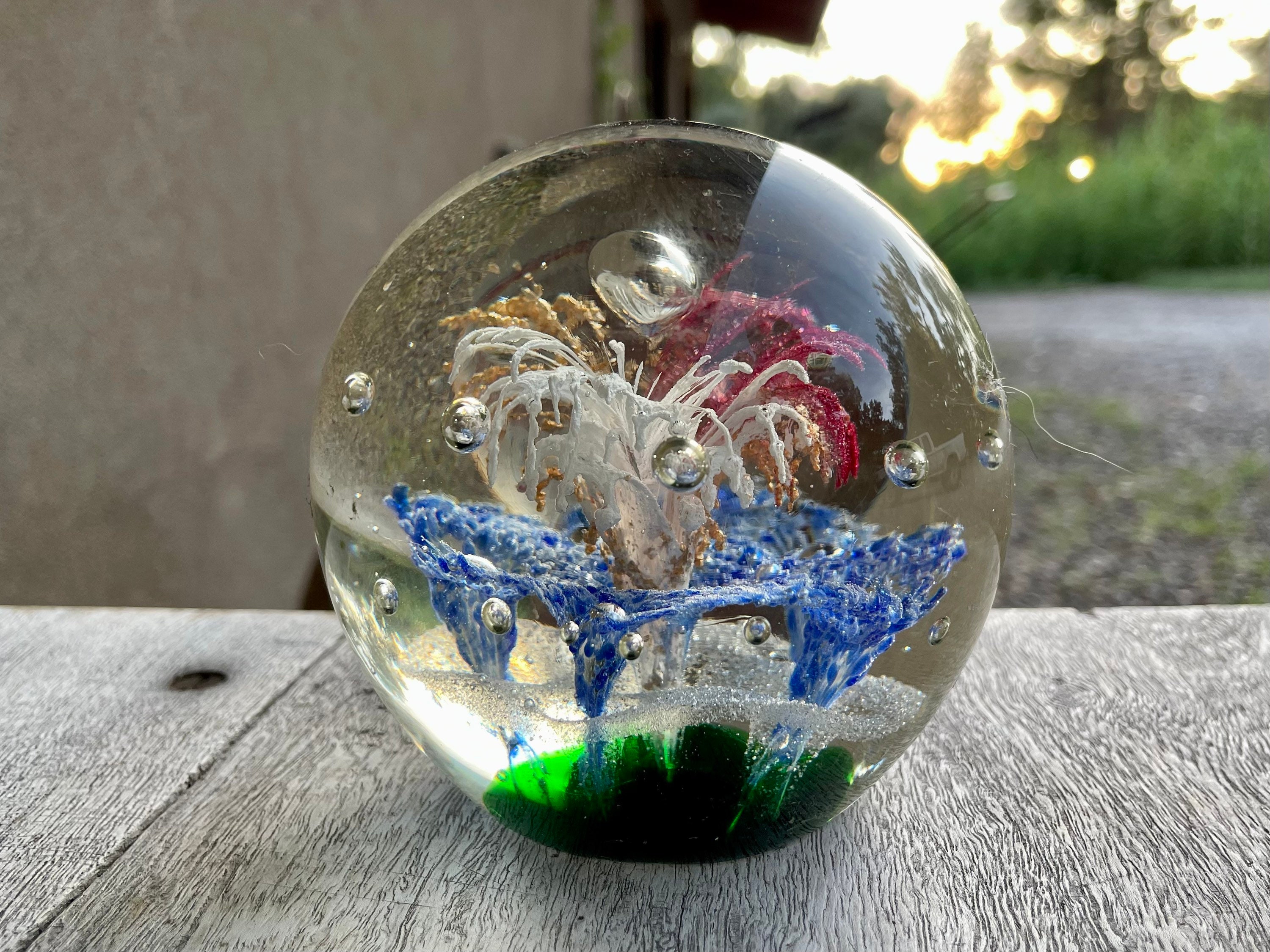 Vintage Dynasty Gallery Art Glass Paperweight Suspended Fountain with