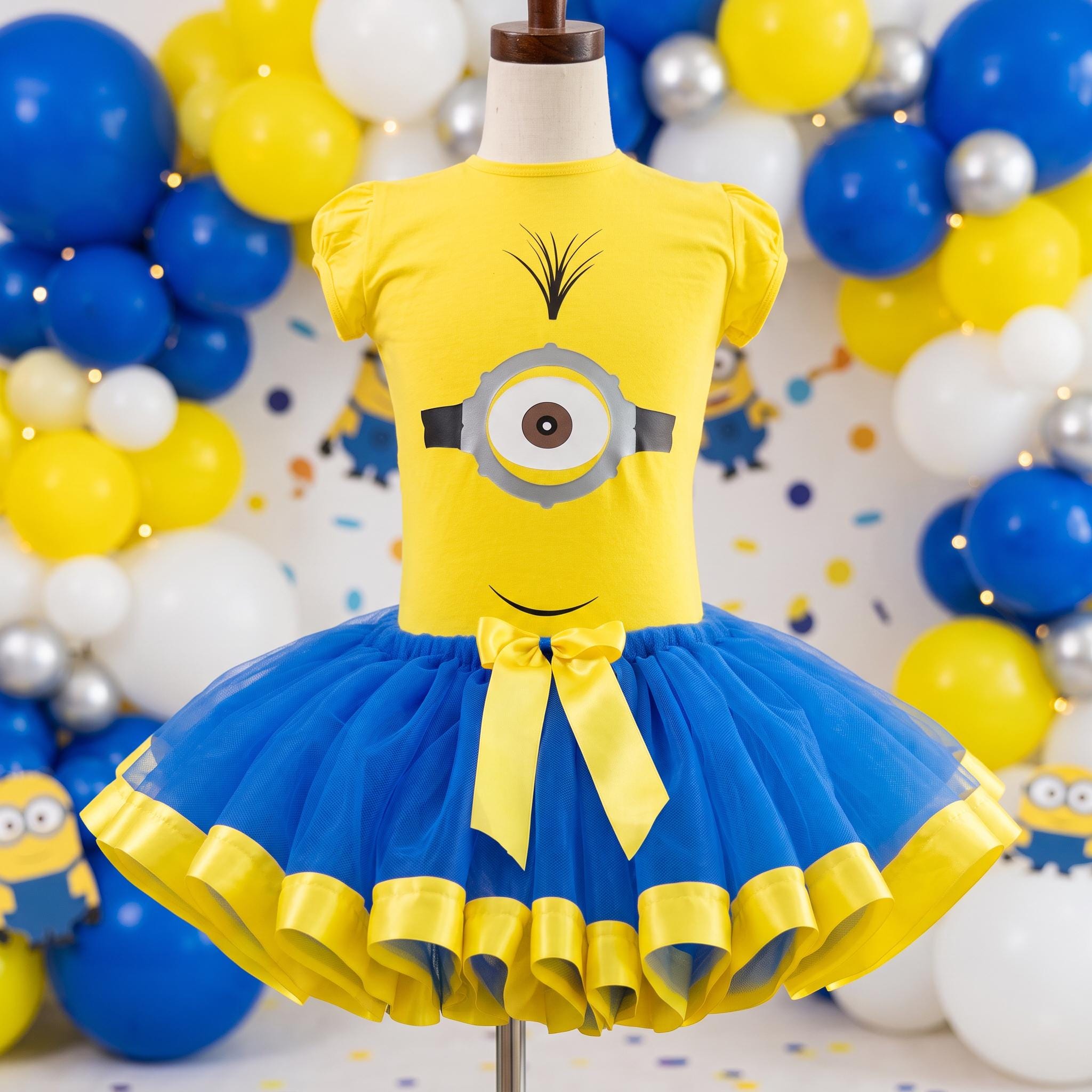 minion birthday dress Outfit Yellow minion girl Size:42F BALL-GOWN Rainbow Unicorn Birthday Dress gloves and goggles.