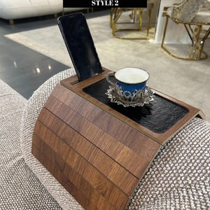 Walnuss Armlehnen Tablett Modernes, stilvolles Design, benutzerdefinierte Farbe, Option Sofa Organizer, Wohnzimmer, Büro, Komfort und Bequemlichkeit, Innendekoration