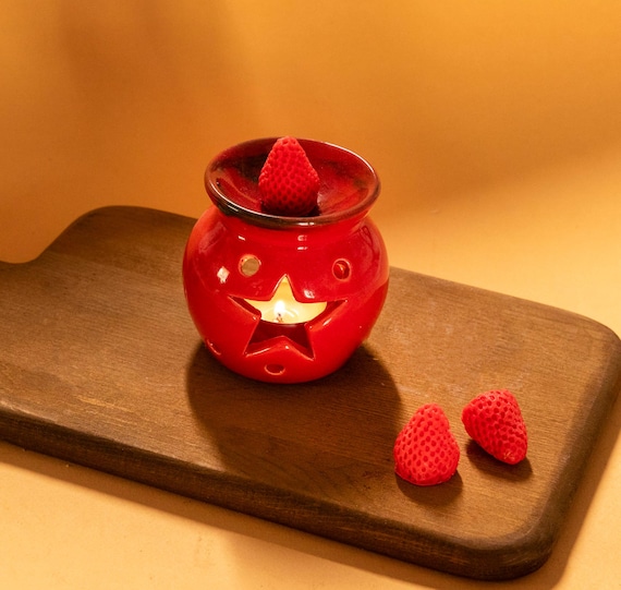 Strawberry Soy Wax Melts & Red Burner Set: Fruity Aromatherapy