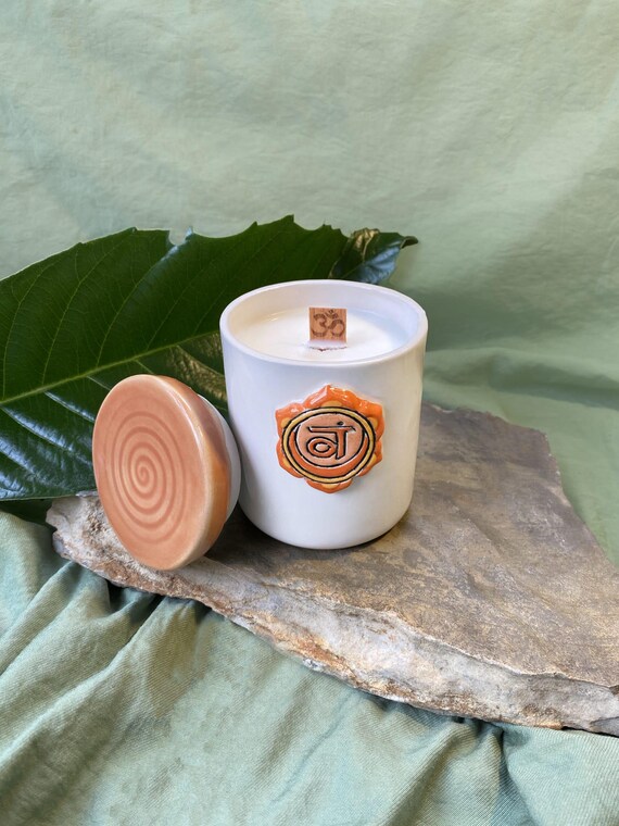 Handmade Sacral Chakra Soy Candle: Ceramic Aromatherapy, Wooden Wick