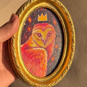 Pintura acrílica sobre papelão com coruja moldura oval vintage