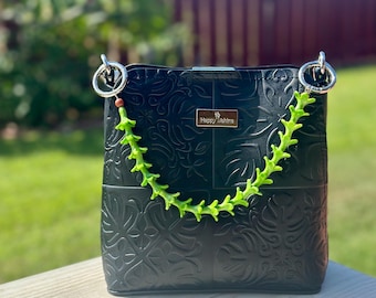 Handmade Pakalana Flower Purse Charm: Tropical Bag Lei