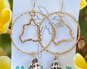 Hawaiian Dangle Earrings – Shell or Pearl Beads, Gold Plated, Island-Inspired Jewelry, Big Island Vibes