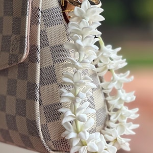 Handmade Hawaiian Flower Purse Charm: Tropical Bag Lei