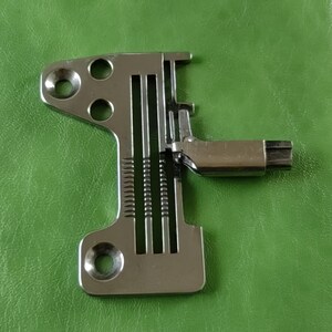 Juki Overlock Symaskin Plåt & Tejp Tillbehör - 12 x 6 mm